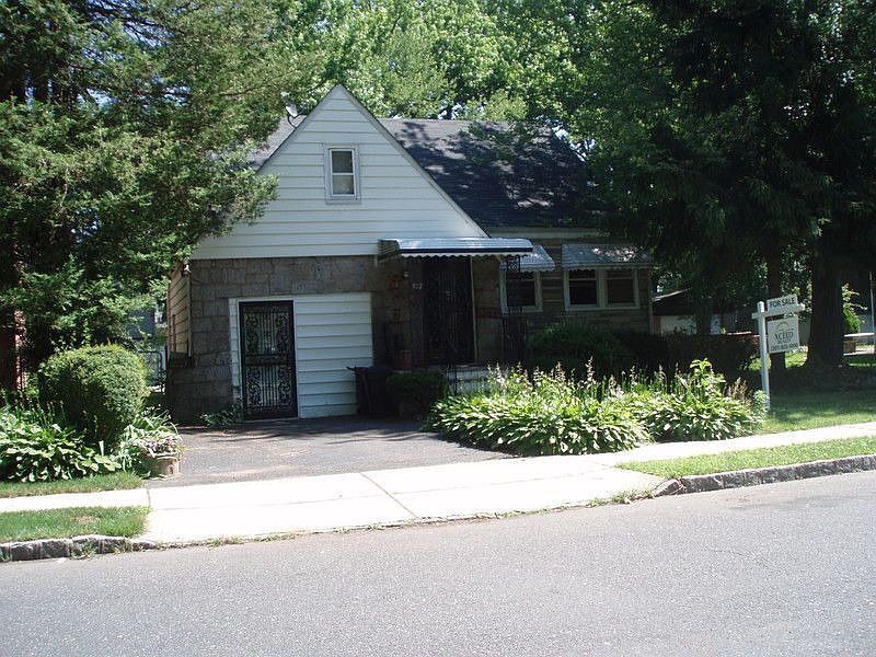 2nd image of 307 Franklin Rd