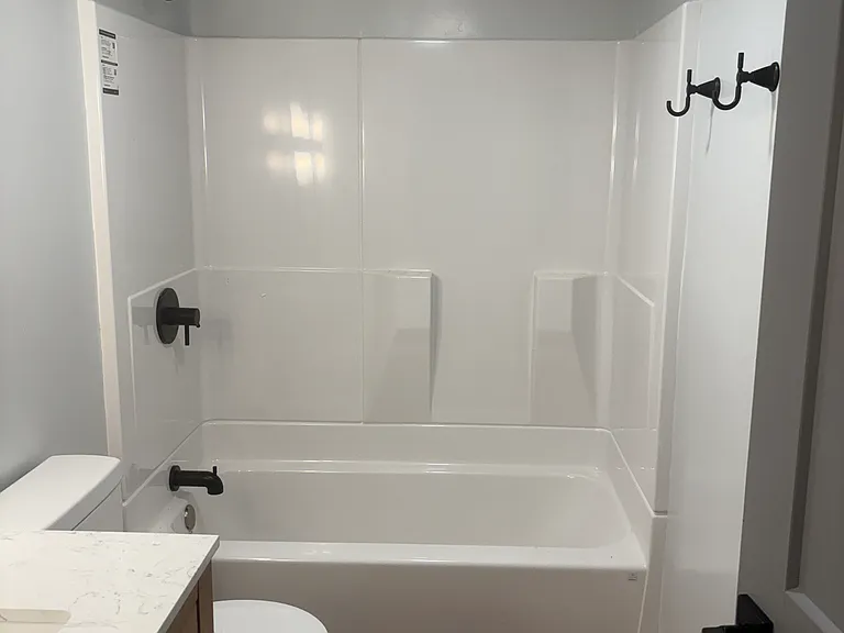 805 Holiday Ct — Photo 16