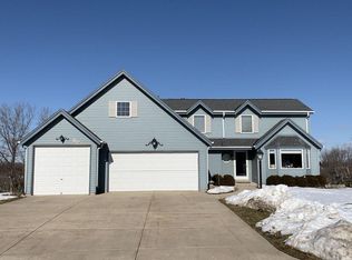 N75W23342 N Ridgeview Cir, Sussex, WI 53089
