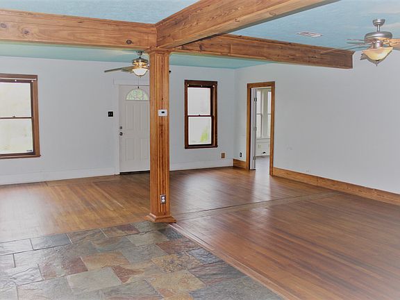 2nd image of 902 Thiel St