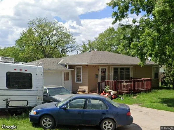 228 N 14th St, Geneva, NE 68361
