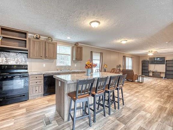 3rd image of 112 Starlight Way
