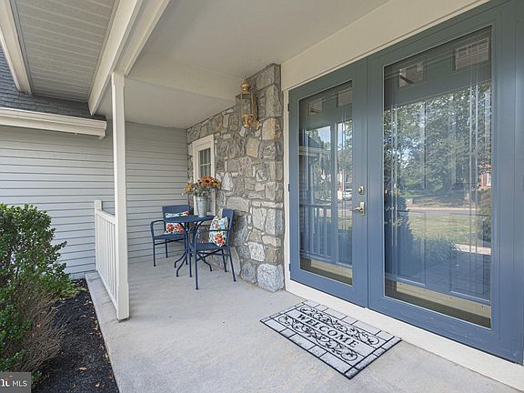 4th image of 4 Gladiola Cir