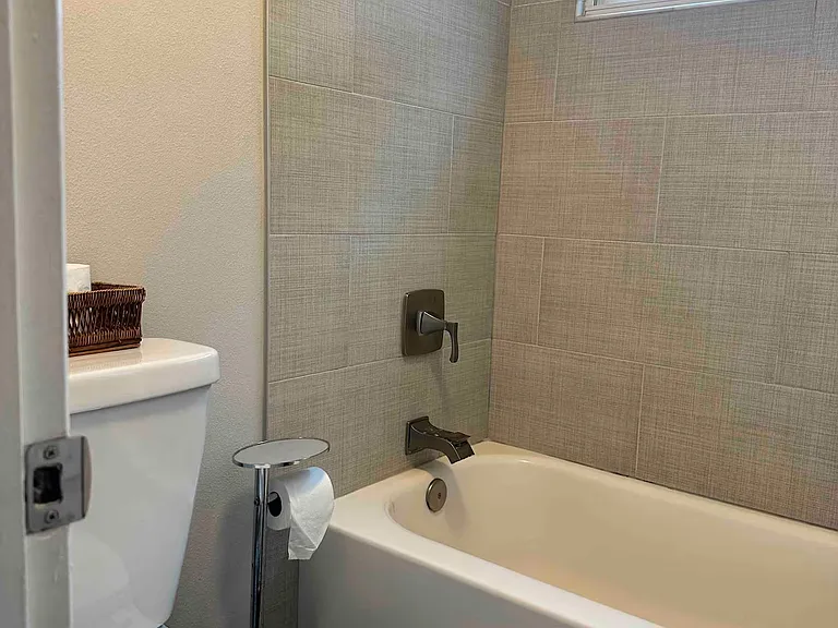 2055 Albatross St #6 — Photo 17