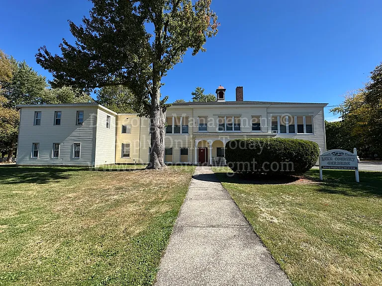 Lake Country Gardens - Apartments for Rent in Waterport NY — Photo 3