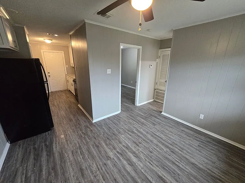 Cozy 1-Bedroom Duplex with Open Concept Living & Fenced Backyard — Photo 2