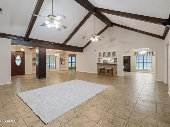 203 Paddington Dr, Lafayette, LA 70508