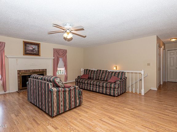 5th image of 519 Glenfield Cir