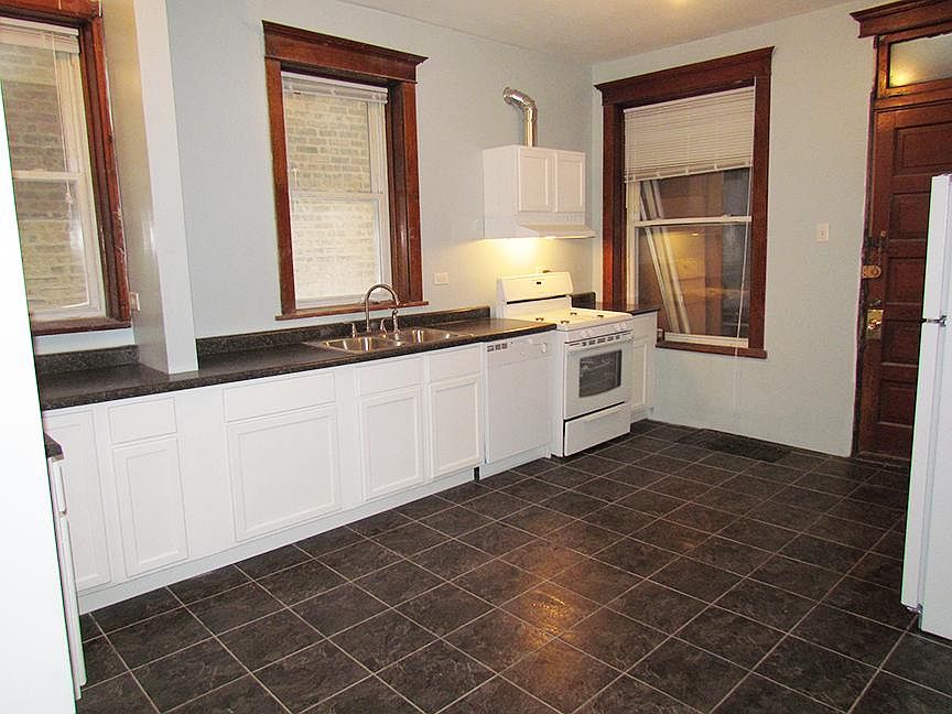 1st image of 2426 N Lawndale Ave Unit 1