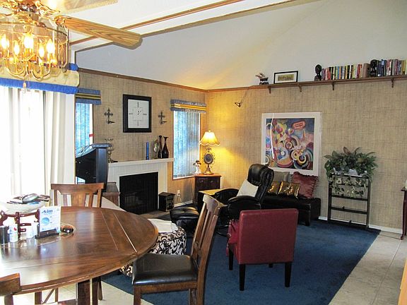 5th image of 2604 W Meadowview Ln