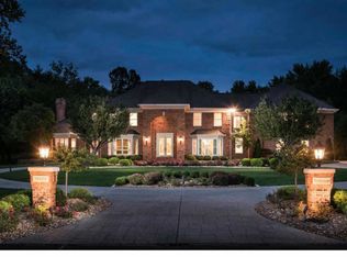 15862 Richborough Rd, Chesterfield, MO 63017