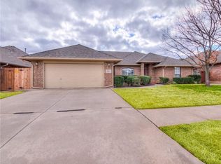 8204 NW 70th St, Oklahoma City, OK 73132