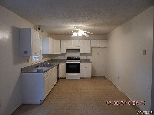 2nd image of 2829 Terminal Ave