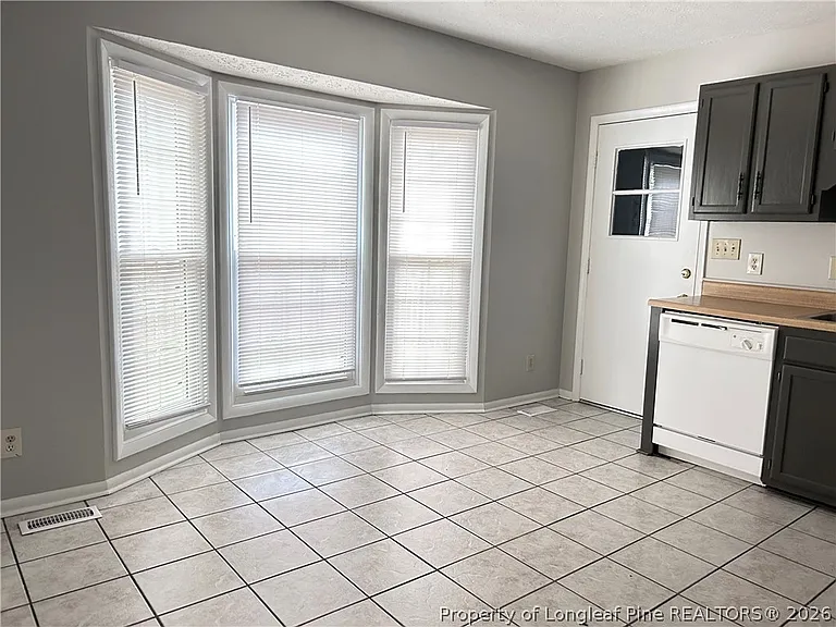 423 Offing Dr — Photo 3
