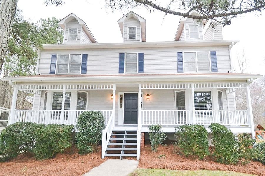 1st image of 2595 Oak Village Pl NE
