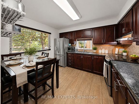 5th image of 74 Downey Dr