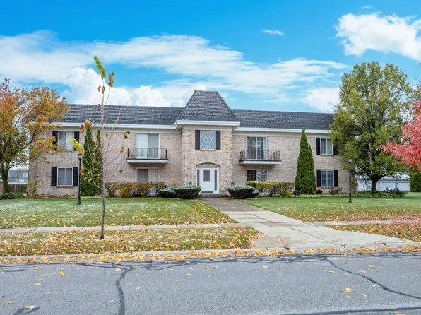 910 Camellia Dr APT 11, Munster, IN 46321