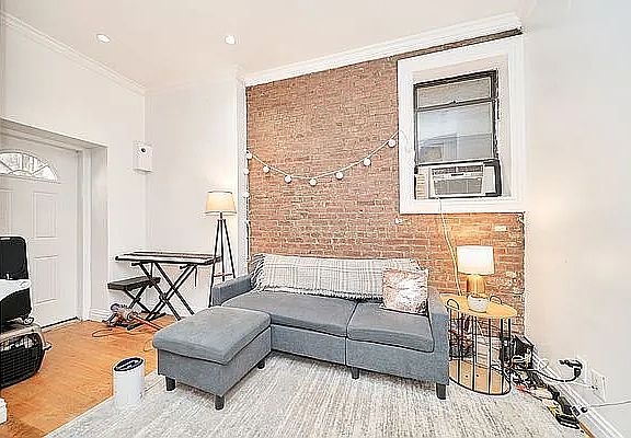 4th image of 325 E 83rd St APT 1C