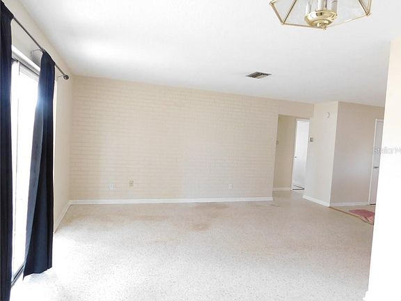 2nd image of 1597 Bellrose Dr E