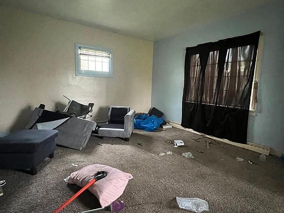 4th image of 658 Lawndale Ave