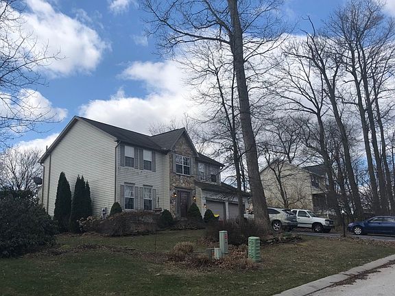 2nd image of 225 Jenny Ln