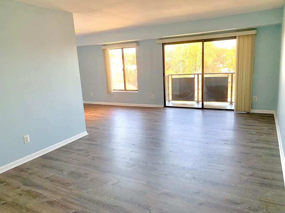1st image of 6001 Arlington Blvd APT 908