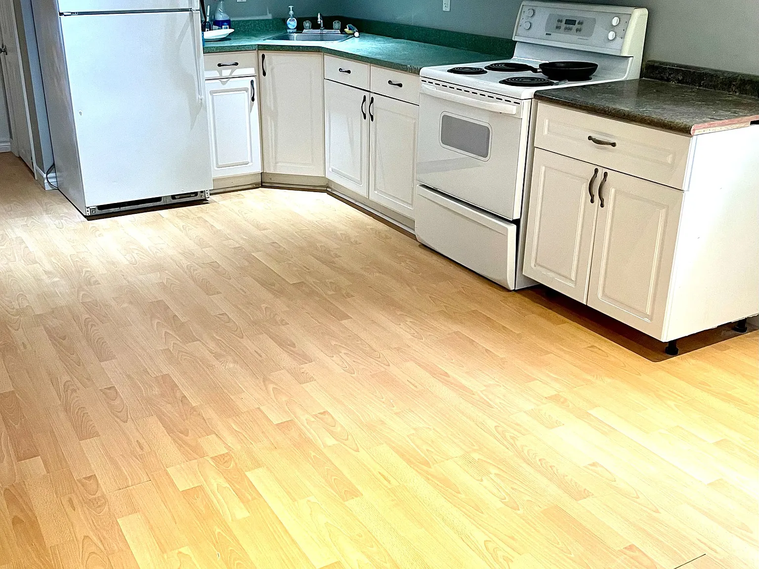 3 bed, $2,000 — Photo 2