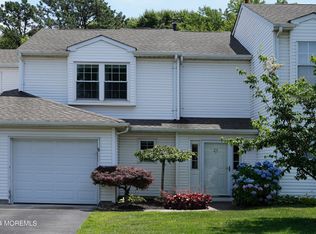 23 S Pointe Cir, Tinton Falls, NJ
