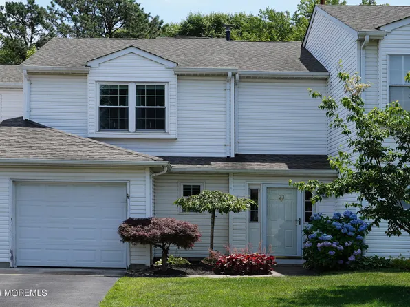 23 S Pointe Circle, Tinton Falls, NJ 07753