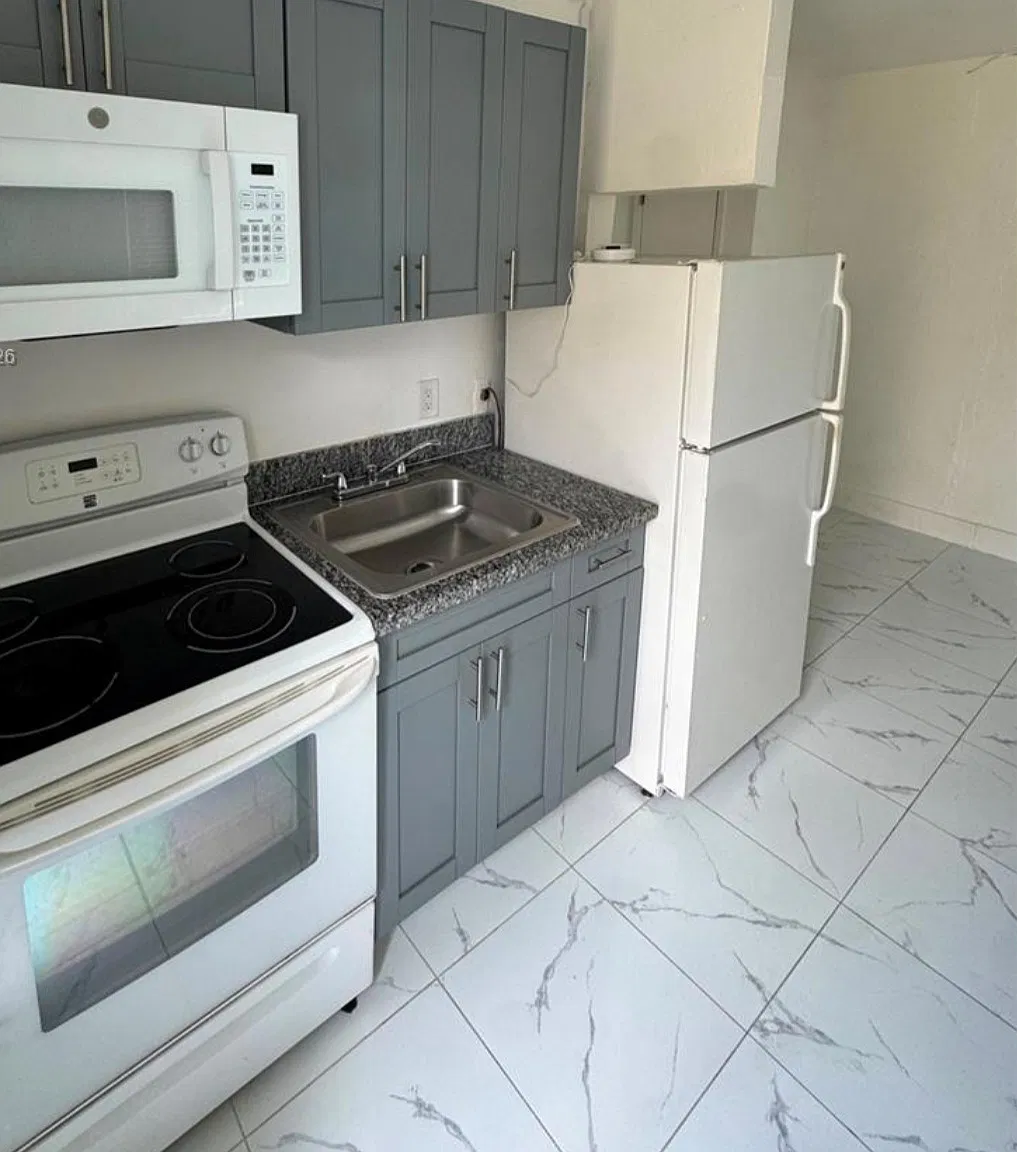 NE 18th Pl, North Miami Beach — Photo 3