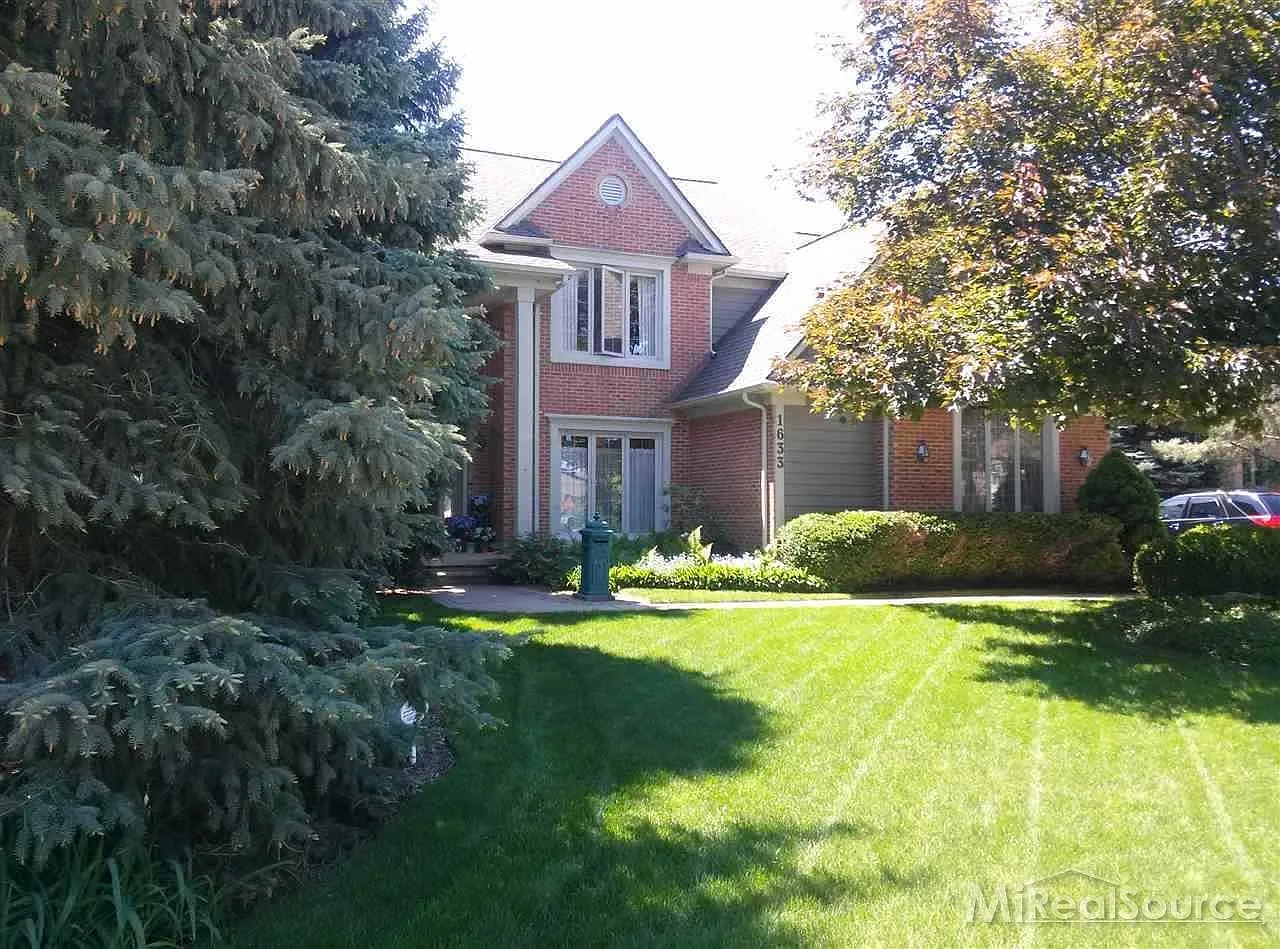 1633 Hamlet Dr photo 1