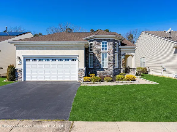 28 S Point Boulevard, Barnegat, NJ 08005