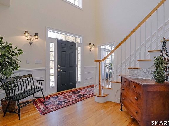 3rd image of 380 Southbury Road