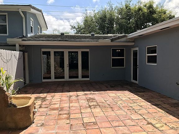2nd image of 2145 NE 5th Ave