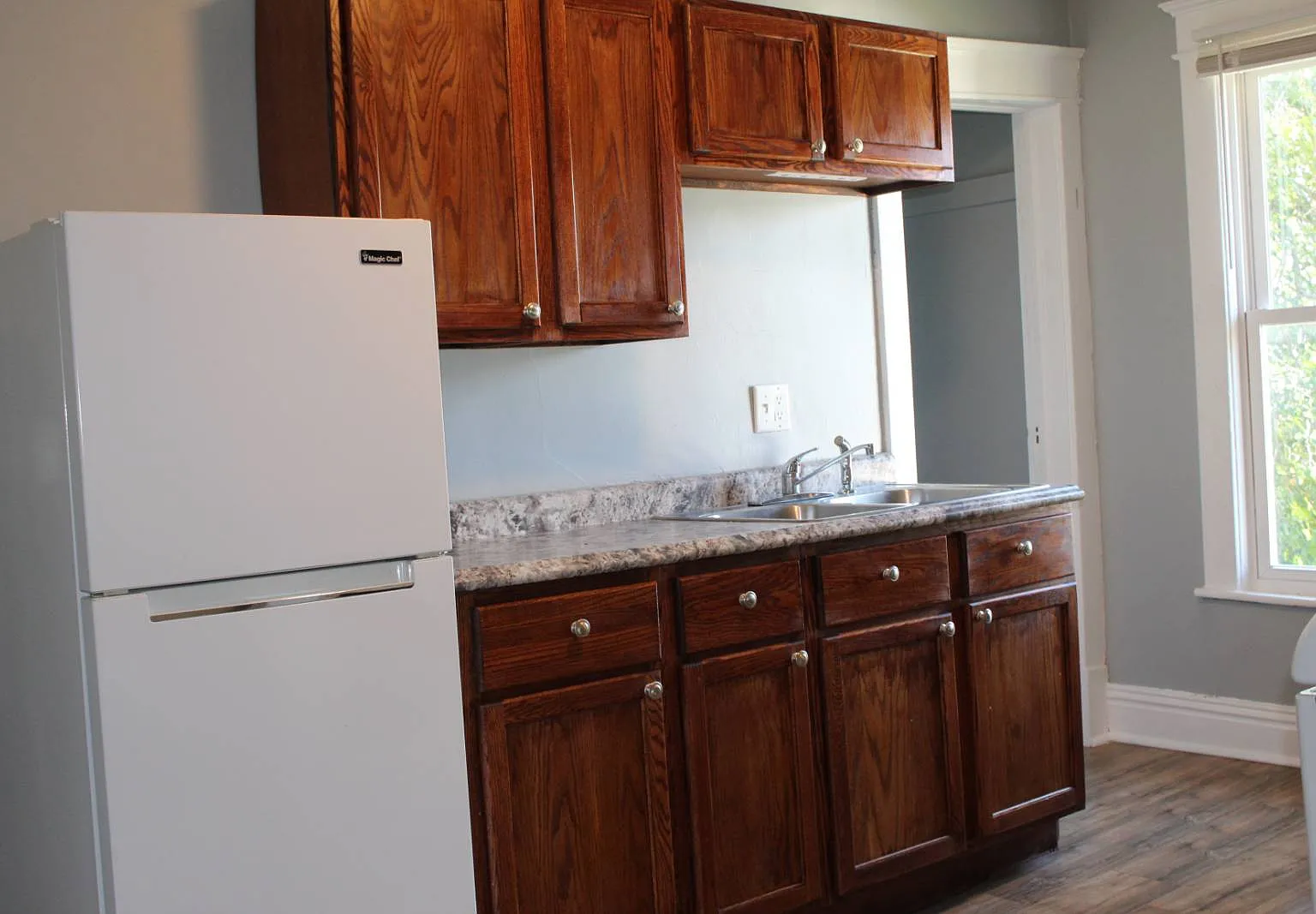 1 bed, 1.0 bath, $700 — Photo 2