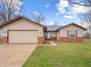 70 Innsbruck Ln, Shiloh, IL 62221