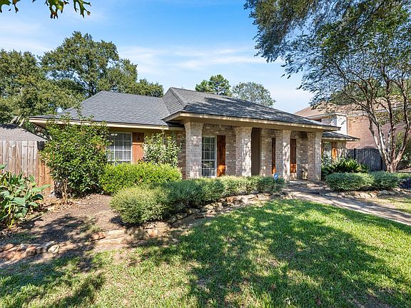 3rd image of 514 Pine Walk Trl