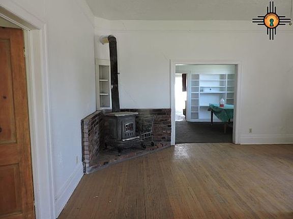 5th image of 103 W Broadway St
