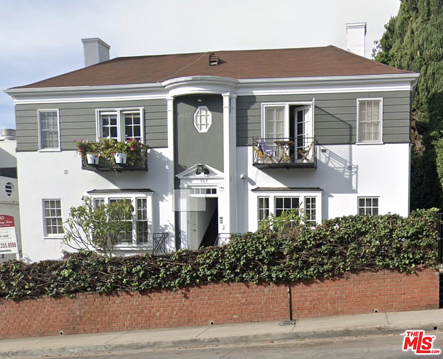 1st image of 963-965 N Doheny Dr #3/4