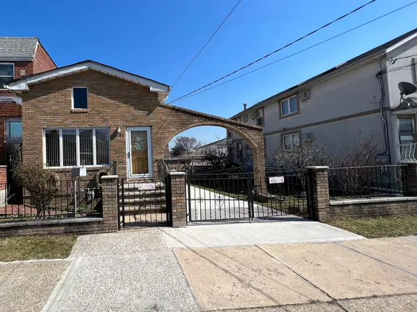10-01 127th St, College Point, NY 11356