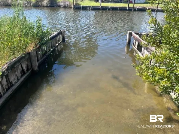 144 W 5th Ave, Gulf Shores, AL 36542