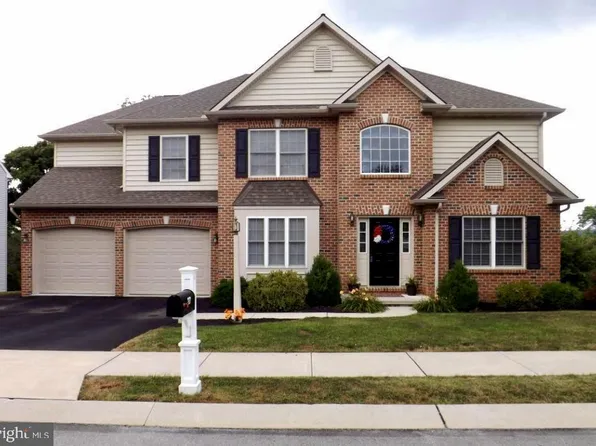 27 Cedar Chase Dr, Mountville, PA 17554