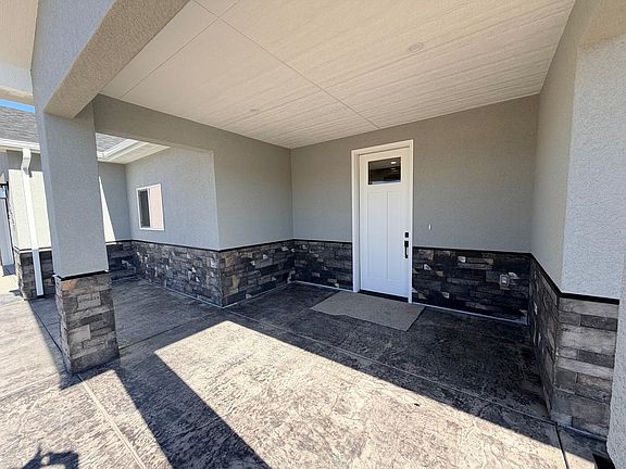 5th image of 376 Hatchet Canyon Cir