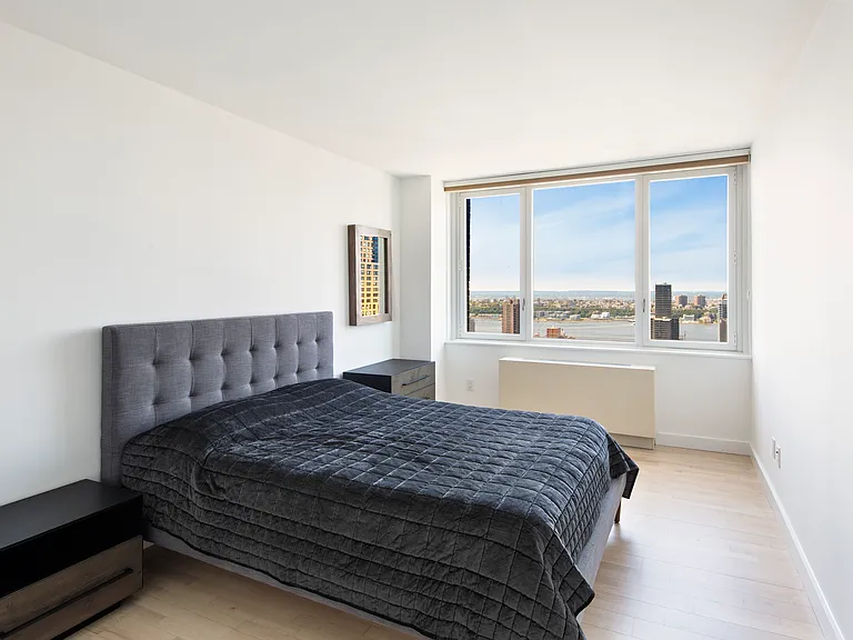 322 W 57th St #46H2 — Photo 8