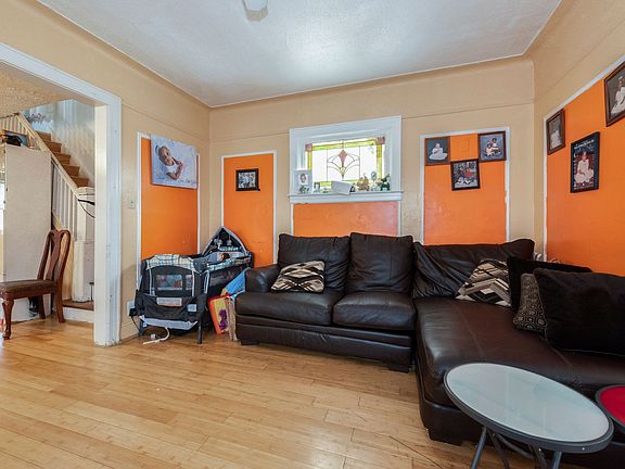 3rd image of 10956 135th St