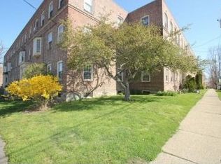 554 Brewster St, Bridgeport, CT 06605