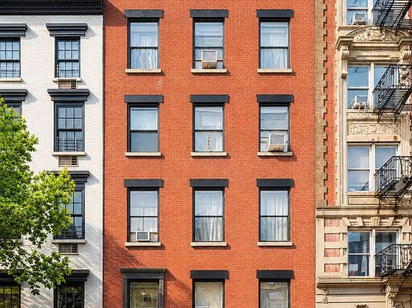336 W 19th St APT 1, New York, NY 10011