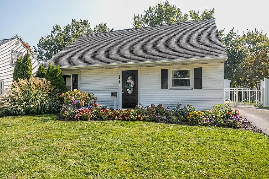 1318 Myrtle Ave photo 1