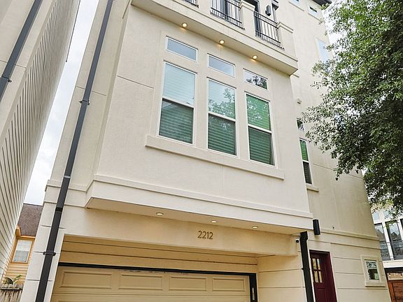 3rd image of 2212 Stuart St
