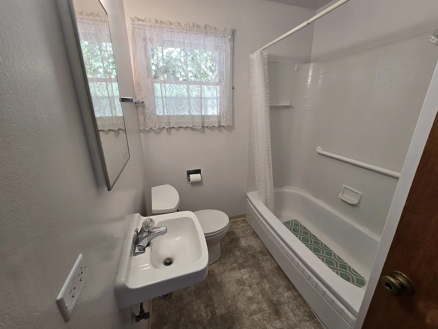 2 bed, $1,450 — Photo 4
